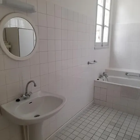 Appart 10 Apartment Bazas